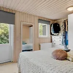 3 Bedroom Pet Friendly In *