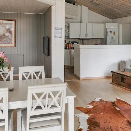 3 Bedroom Pet Friendly In בית נופש Bryrup