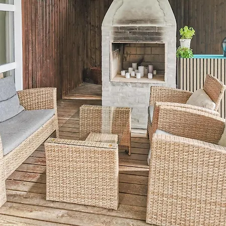 3 Bedroom Pet Friendly In