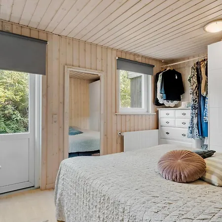 3 Bedroom Pet Friendly In *