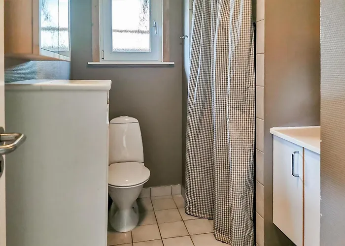 3 Bedroom Pet Friendly In *
