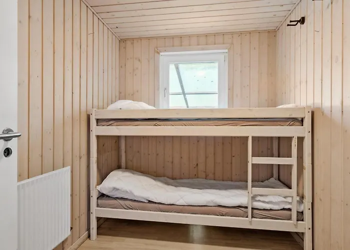 3 Bedroom Pet Friendly In בית נופש Bryrup