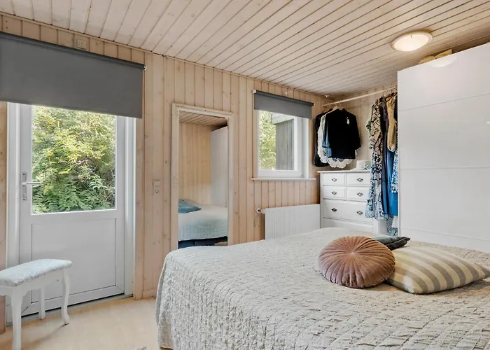 3 Bedroom Pet Friendly In *